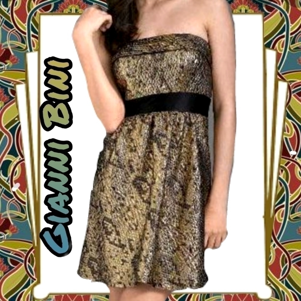 🎈4/$25 Gianni Bini  lame feather strapless dress